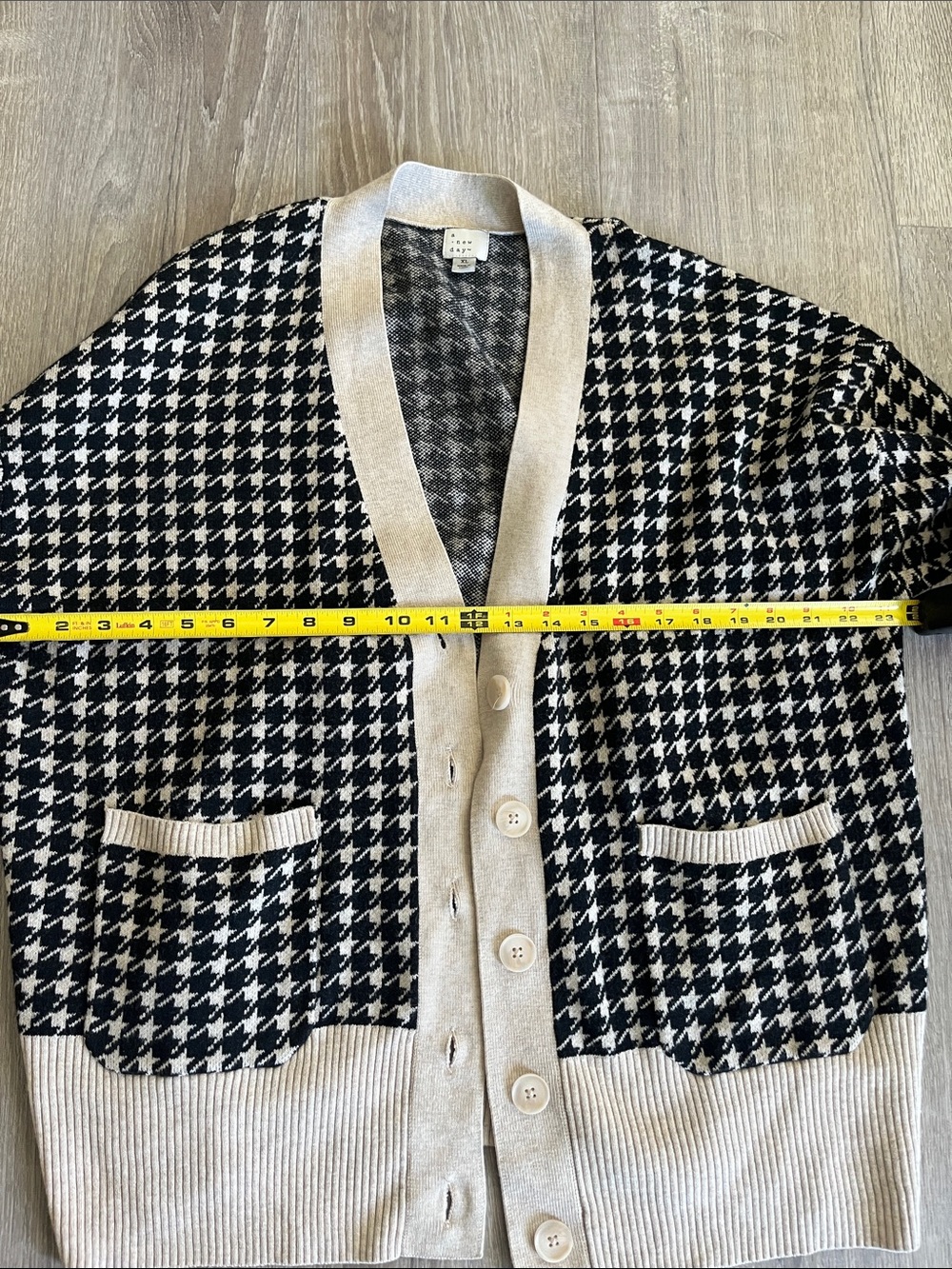 a new day Black & Cream Houndstooth Button-Front Cardigan - Picture 4 of 5